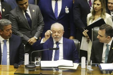 Lula Assina Decreto Que Reduz Acesso A Armas