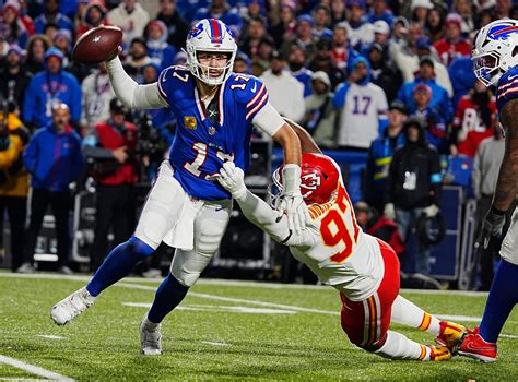 Josh Allen Scores On Amazing Td As Bills End Chiefs Perfect Season