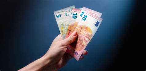Курс евро ЦБ (EUR) - цена, график. Динамика EUR, прогноз :: РБК Инвестиции