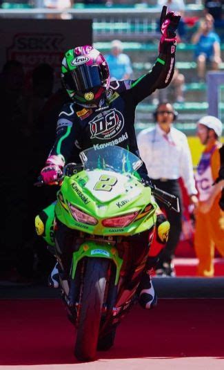 Ana Carrasco first female motorcycle World Champion - wins SSP300 ...