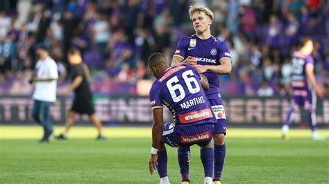 Austria Wien Ist Nach Last Minute Drama Zum Rean