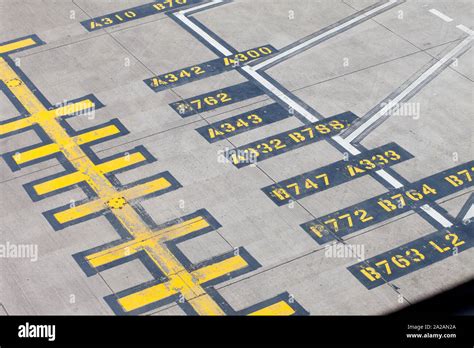 Apron Markings Hi Res Stock Photography And Images Alamy