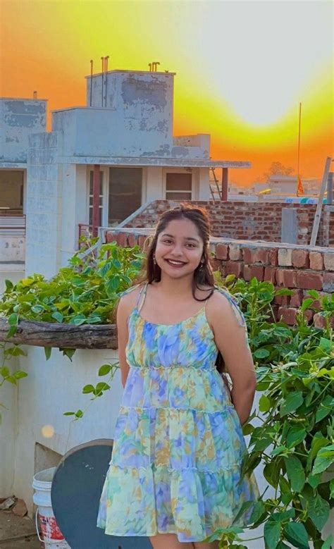 Muskan Ballu | Casual style outfits, Fashion outfits, Photo poses