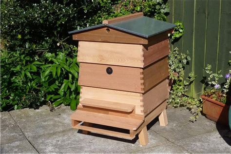 Bbc In Pictures Building A Bee Hive In Ten Steps