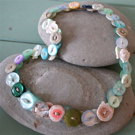 How To Make A Button Necklace 22 Tutorials Guide Patterns