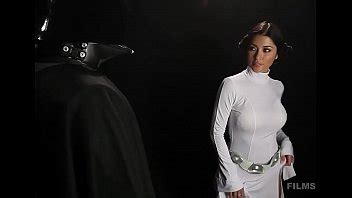 Arriany Calleste HOT Leia Cosplay Striptease XNXX