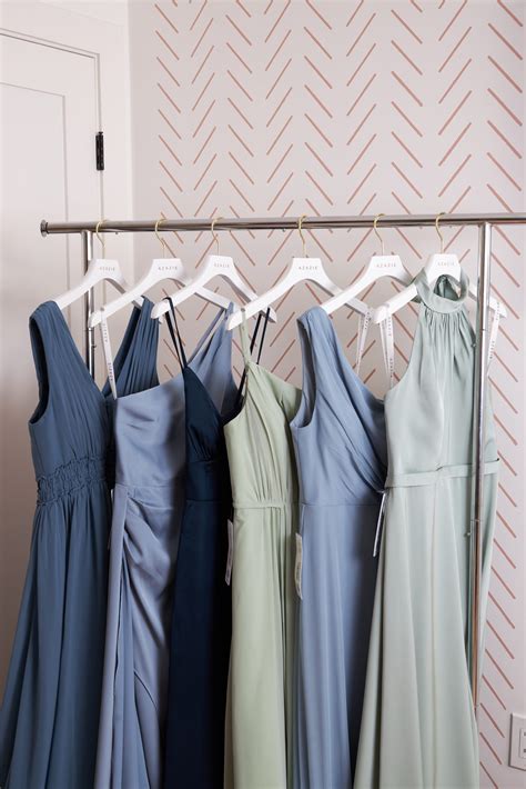 How to Throw an At-Home Try On Party | Azazie Blog