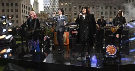 Heart Jimmy Fallon Perform Fun Total Eclipse Of The Heart Cover