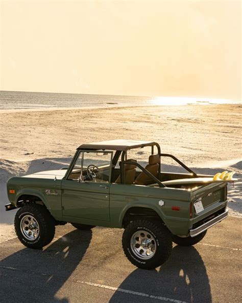 Pin By Janio On Ford Bronco Dream Cars Retro Cars Ford Bronco