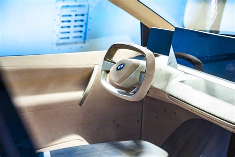 Bmw Shows Off Its Inext Electric Autonomous Concept Car Mashable