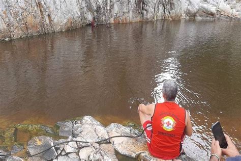 Jovem Morre Afogado Durante Passeio O Pai Em Sergipe Metr Poles