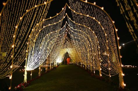 15 Magnificent Wedding Entrance Decor Ideas To Create The Perfect First Impression