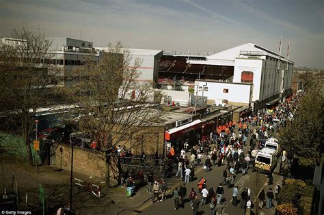 Football Grounds Then And Now From Highbury To Roker Park We Look