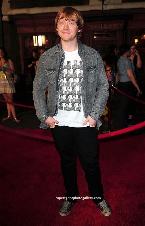 Wizarding World of Harry Potter Red carpet premiere HQ - Rupert Grint ...