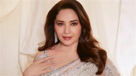 Watch Madhuri Dixit Recreates Pakistani Girls Moves