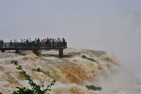 Passarela Das Cataratas Do Igua U Reaberta Vaz O Continua Alta