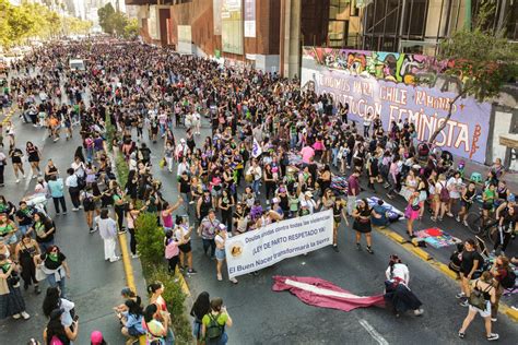 En Vivo Miles De Mujeres Marchan En Conmemoraci N Del M