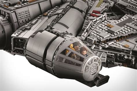 Lego Ultimate Collector S Series Millennium Falcon Uncrate