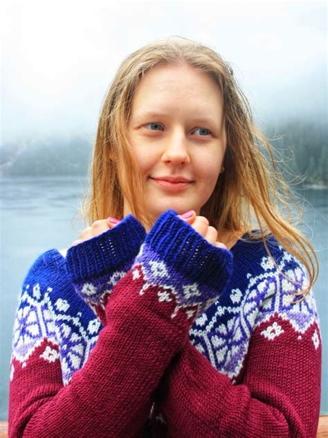 Top Down Seamless Knit Knitting Pattern Easy Knit Purl Cable Yoke Sweater Pullover Pattern