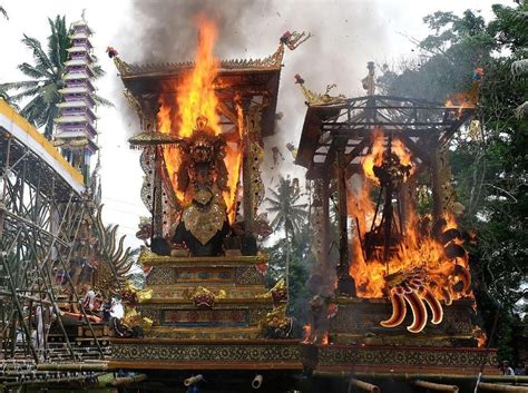 Ngaben Dan Melasti Dua Upacara Adat Bali Yang Wajib Kamu Ketahui