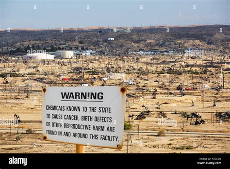 The Kern River Oilfield In Oildale Bakersfield California Usa Stock