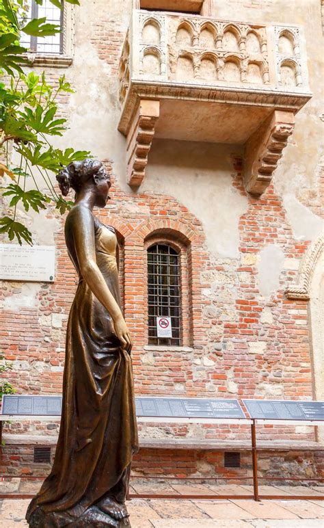 Statue And Juliet S Balcony In Verona The Main Tourist Attraction