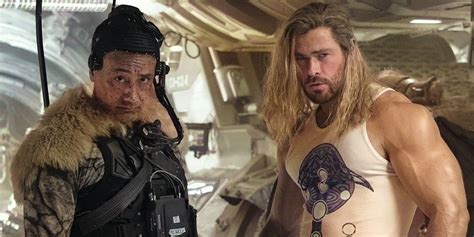 Thor 4 Set Photo Shows Chris Hemsworths Massive Muscles And Korg Return