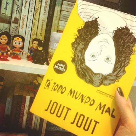 A menina que comprava livros Resenha Tá Todo Mundo Mal cialetras