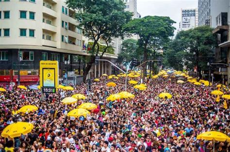 Megablocos concentram público e patrocínio e encarecem carnaval de SP