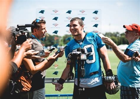 Pin By Sam Mclellan On Luuuuke Luke Kuechly My Pictures Historical