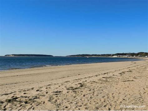 Guide to Wellfleet MA Beaches on the Atlantic Ocean and Cape Cod Bay