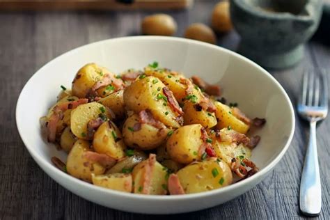 How Much Potato Salad Per Person Best Serving Size In Pounds Foodiosity