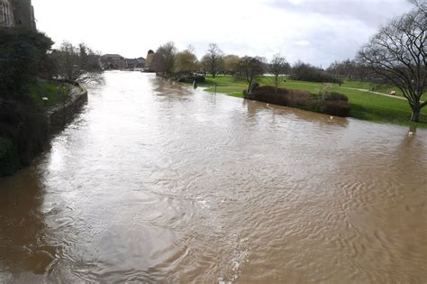 Floods leave fields in Newark underwater as far as the eye can see ...