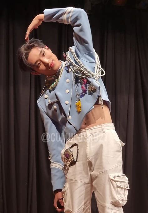 Pin By Rilakkumaarts On Gay Fashion Korean Pop