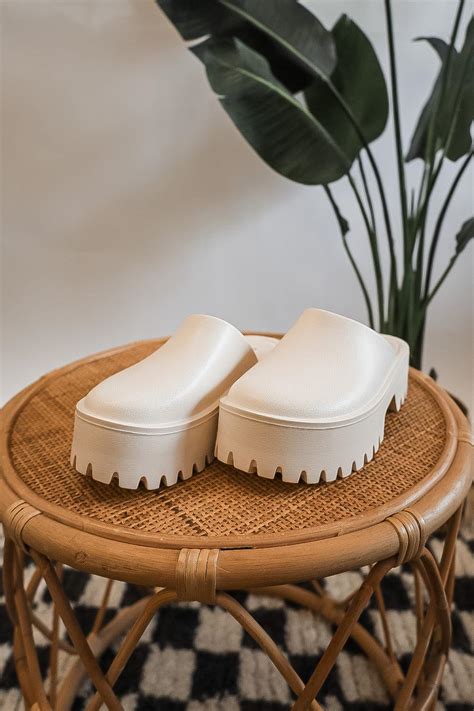 Riviera Lug Sole Platform Clogs Fi Collective