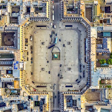 Place Vendôme - Paris Aerials Squares (Jeffrey Milstein, USA) - ARTITLEDcontemporary