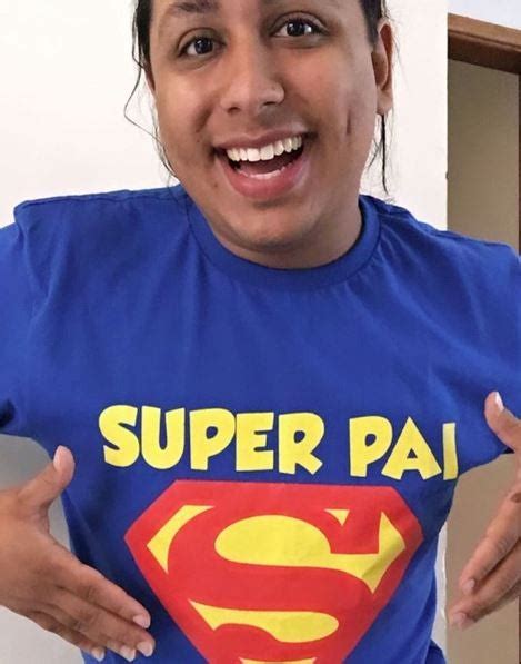 Mujer da a luz a sus nietos para que su hijo gay pudiera ser papá