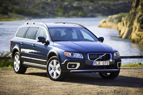 VOLVO XC70 - Review and photos