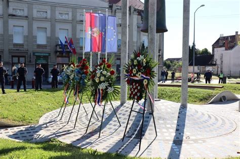 U Koprivnici Polo Eni Vijenci I Zapaljene Svije E U Povodu Dana