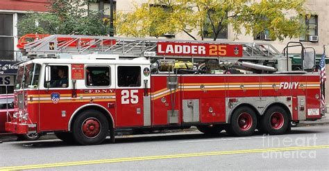 F D N Y Ladder 25 Photograph By Jim Ralph