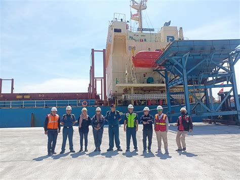 33 110 Ton Gypsum Masuk Probolinggo Lewat Pelabuhan DABN Ocean Week