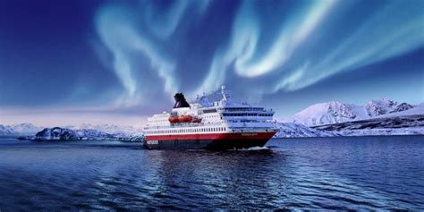 The Ultimate Guide to the Northern Lights | Hurtigruten Norwegian ...