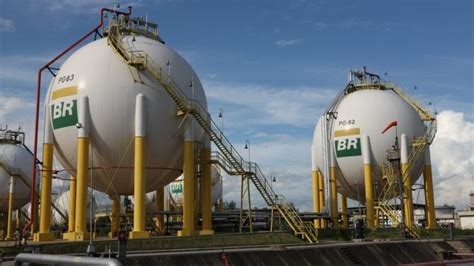 Petrobras PETR4 1ª fatia dos R 15 bilhões em dividendos é paga hoje