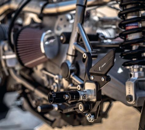 La R100 Rs Silver Bullet De Revival Of The Machine 4h10