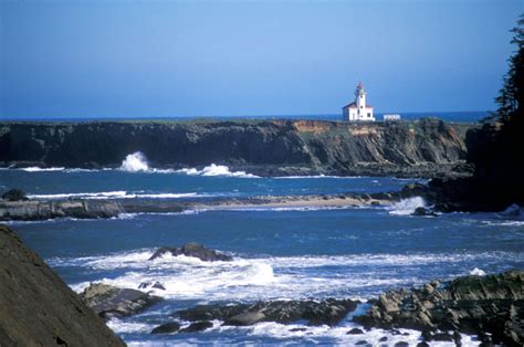 Explore Coos Bay, Oregon: The Best Places to Stay, Eat and Play