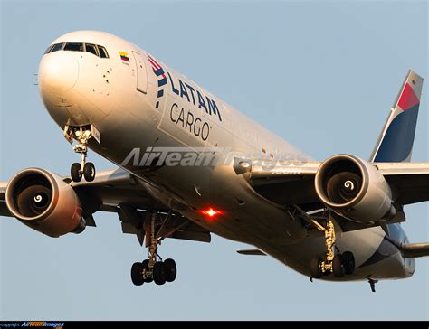 Boeing 767 316 ER BCF Large Preview AirTeamImages