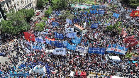 La CGT Las Dos CTA Y Movimientos Sociales Marcharon A Tribunales En