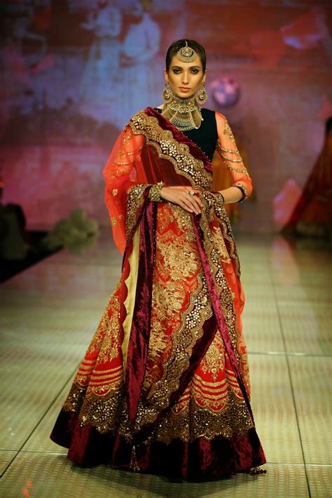 Modern Mughals By Tarun Tahiliani Bmw India Bridal Fashion Week 2014