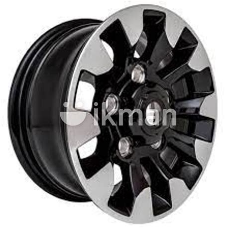 Inch Land Rover Defender Sawtooth Diamond Turned Alloy Wheels In