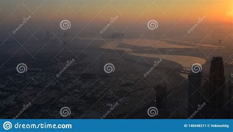 Vista A Rea Da Cidade De Dubai No Nascer Do Sol Imagem De Stock